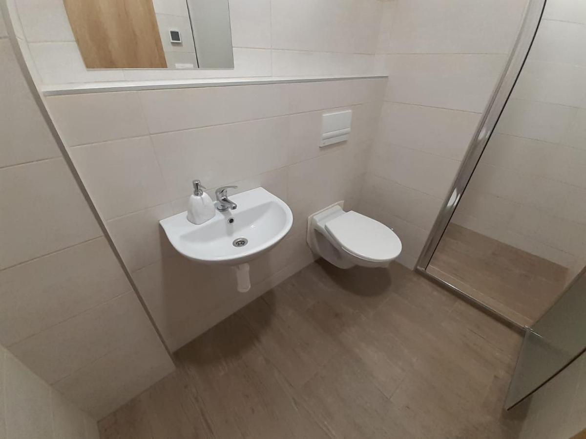 Valen Apartmany Valtice Buitenkant foto