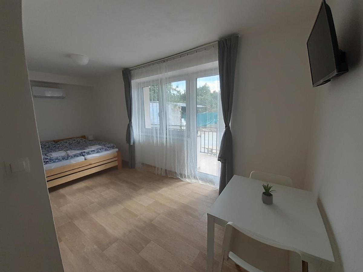 Valen Apartmany Valtice Buitenkant foto