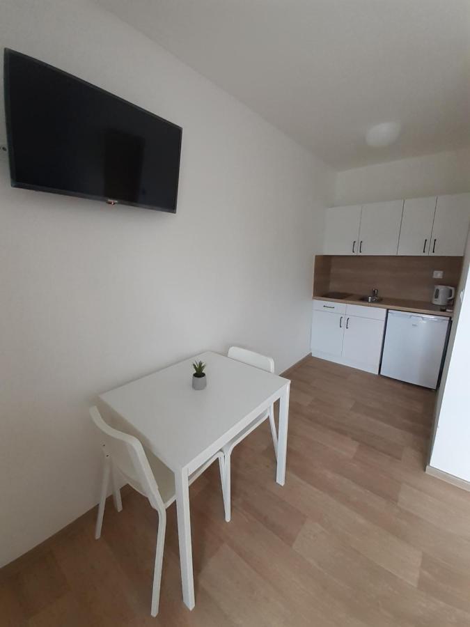 Valen Apartmany Valtice Buitenkant foto