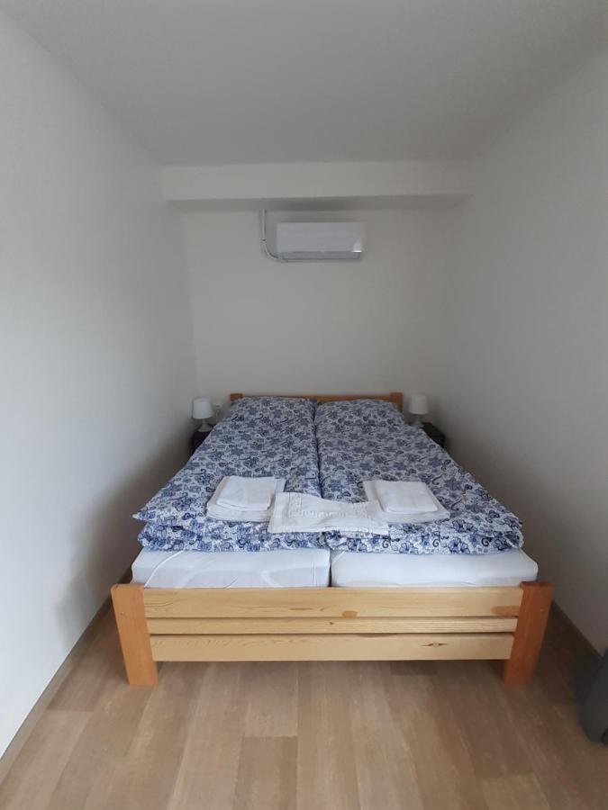 Valen Apartmany Valtice Buitenkant foto