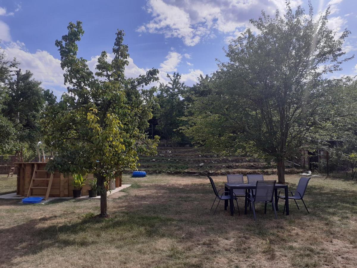 Valen Apartmany Valtice Buitenkant foto